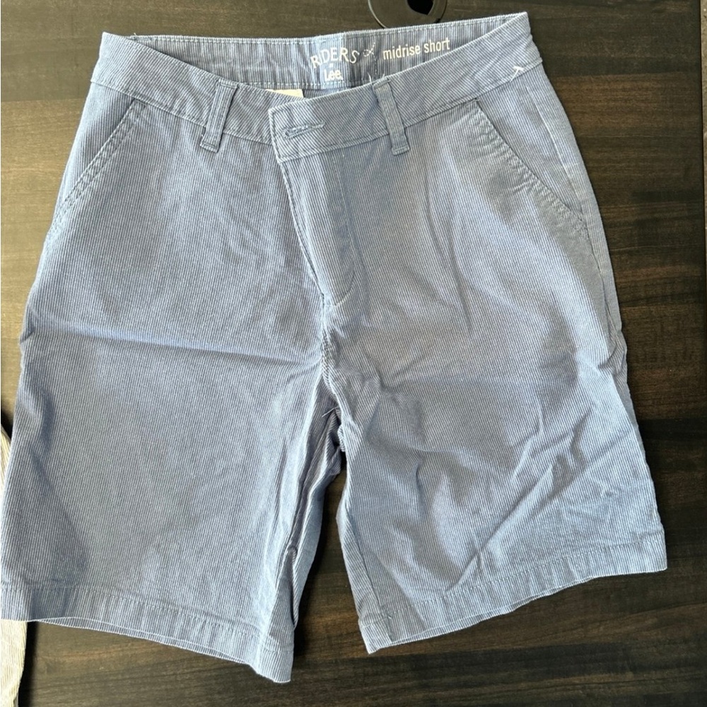 Riders by Lee Women's Shorts in White/light Gray and Blue - Picture 2 of 5